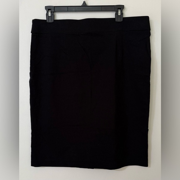 Briggs New York Black Pencil Skirt Knee-Length Work - Picture 6 of 6